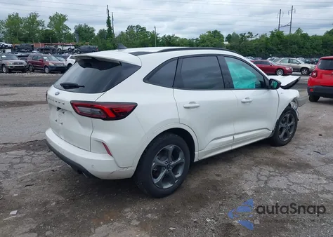2023 Ford Escape St Line z USA, uszkodzony, nr VIN 1FMCU0MN7PUA72402